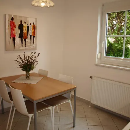 Charmantes Mit Terrasse Zum Garten Nahe Wien Appartement Gumpoldskirchen
