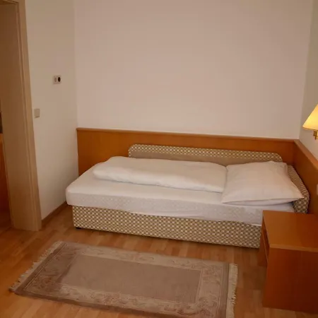 Appartement Charmantes Mit Terrasse Zum Garten Nahe Wien *