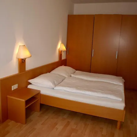 Appartement Charmantes Mit Terrasse Zum Garten Nahe Wien *